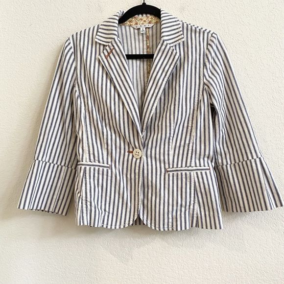 CAbi Blue Striped 3/4 Sleeve Blazer Jacket Womens Size 2 Bell Sleeve Pockets - Picture 4 of 11